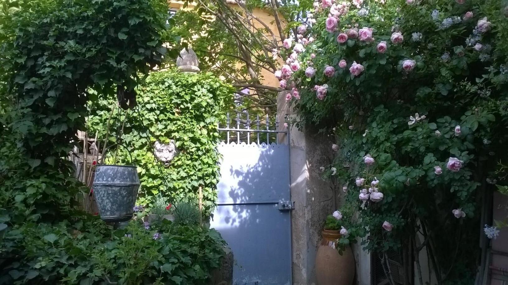 Au Puits De La Fontaine Hotel Tavernes Luaran gambar