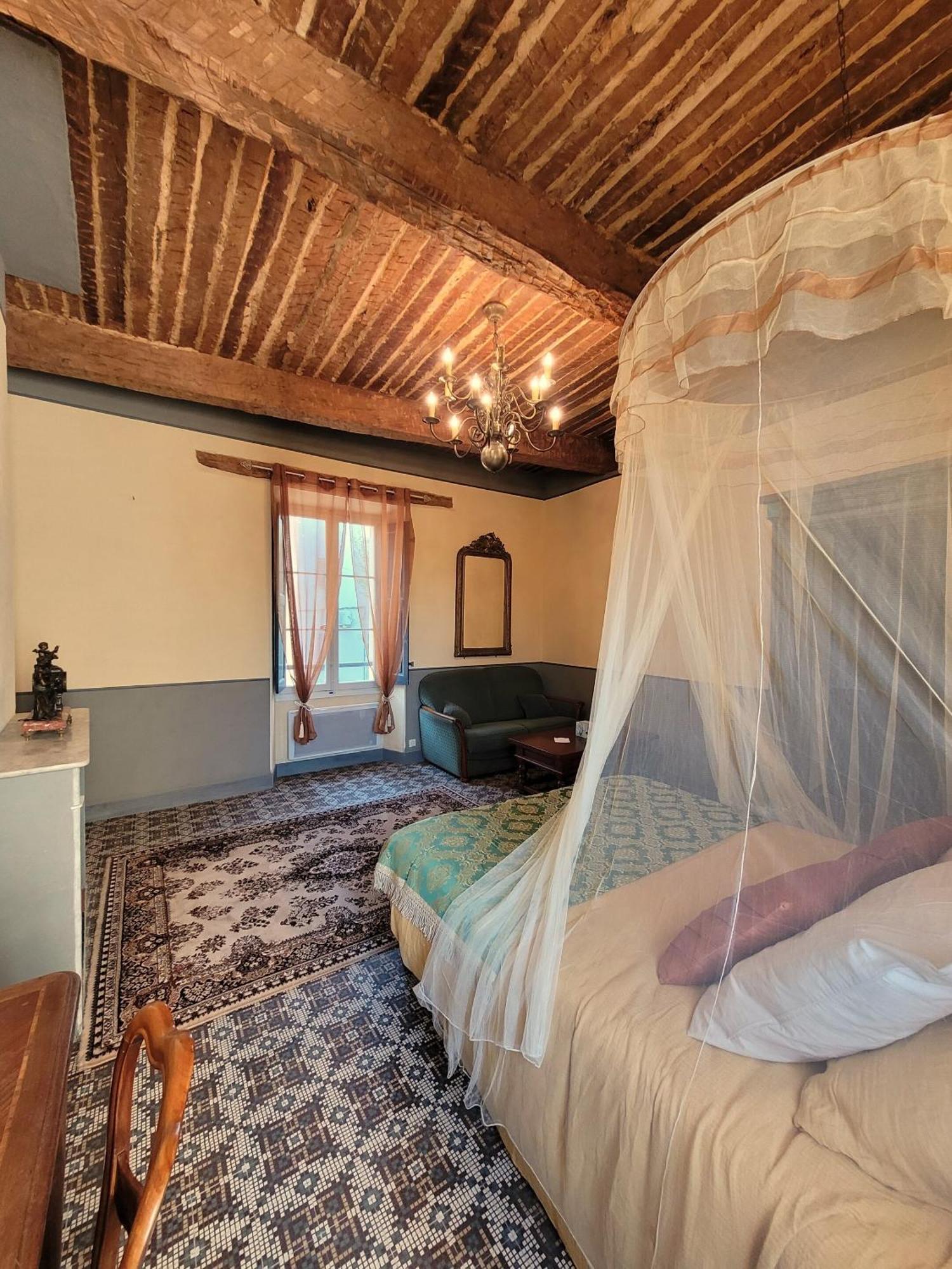 Au Puits De La Fontaine Hotel Tavernes Bilik gambar